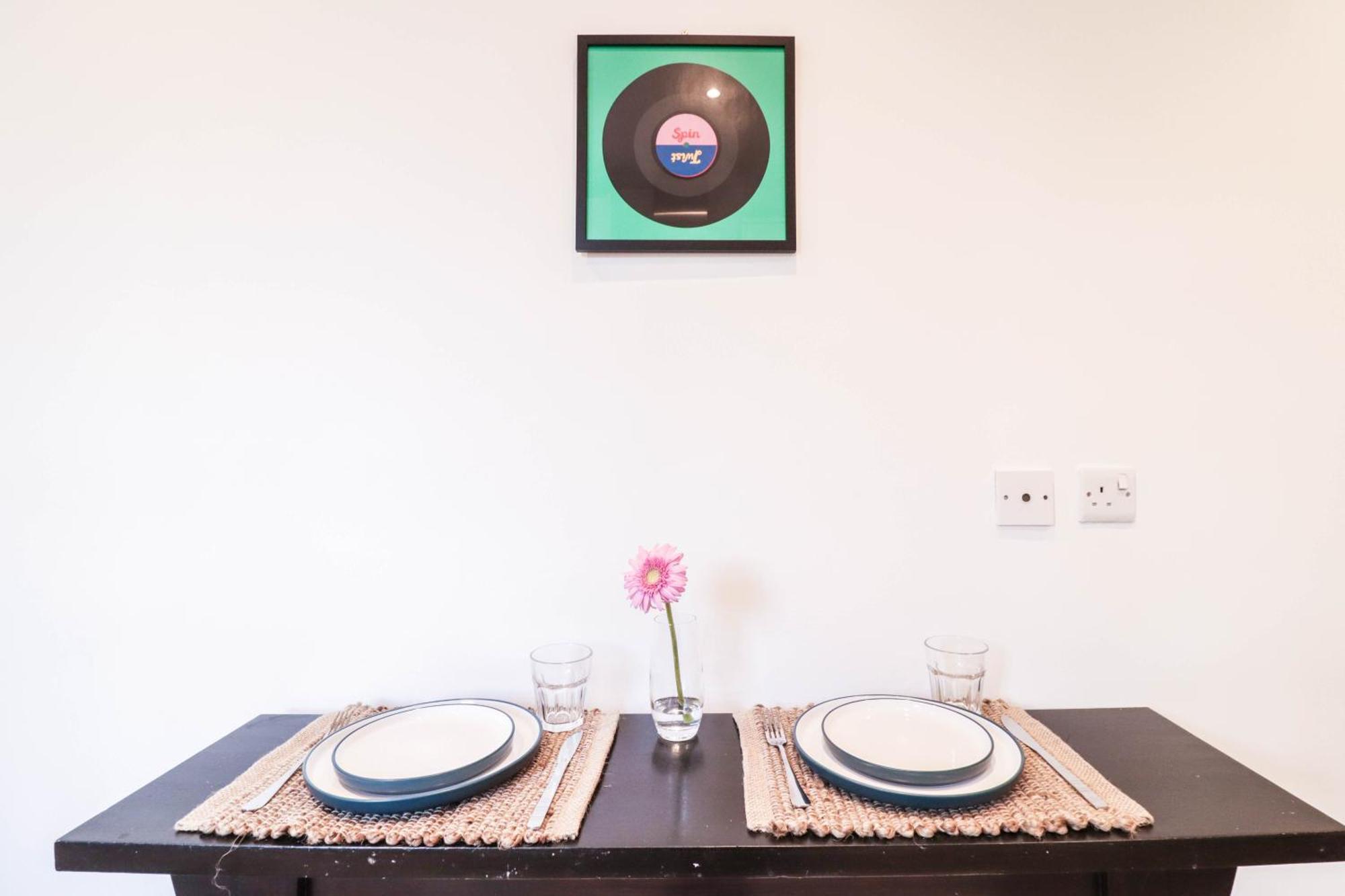 Stylish 1 Bedroom Apartment In Central Londra Exterior foto
